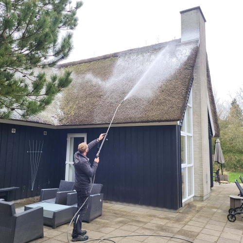 algebehandling af Stråtag i Fredericia