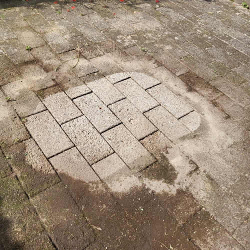 Fliserensning før og efter terrasse
