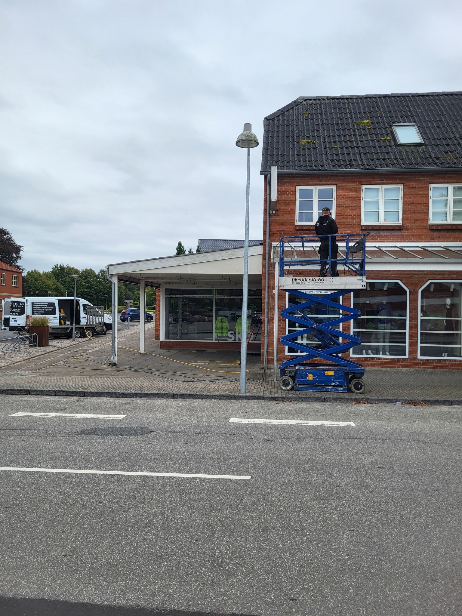vinduespudsning i sønderbjerg