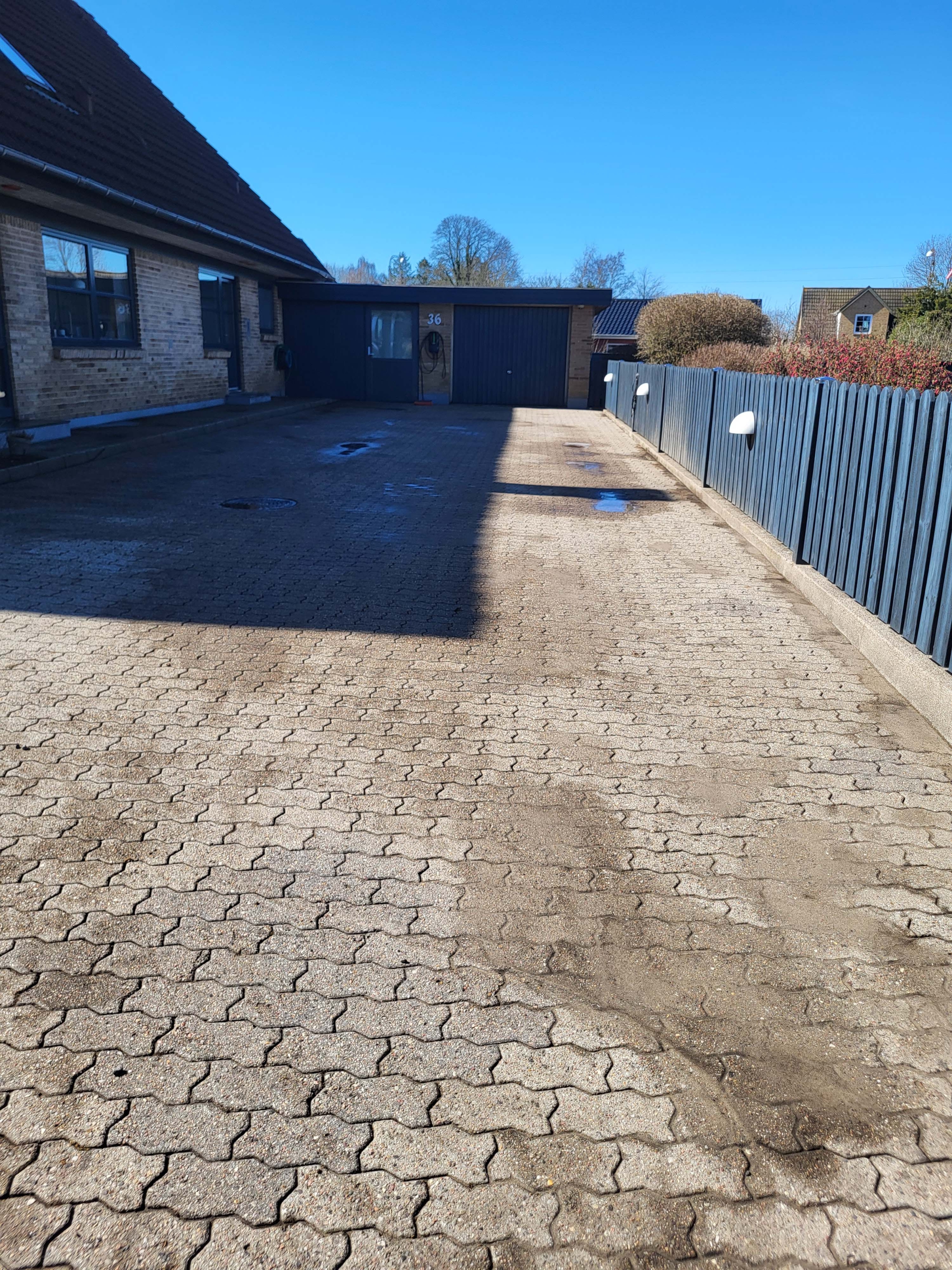 Rensning af fliser ved Carport i Esbjerg