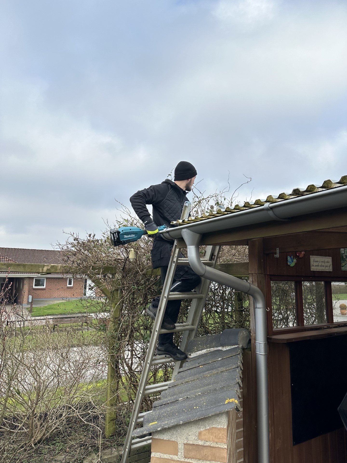 Rensning af tagrender i Esbjerg